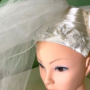 Elegant White Bridal Veil with Floral Details